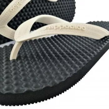 Tongs de massage idéales pour votre voute plantaire