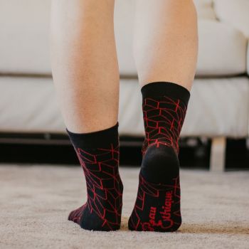 Chaussettes noires avec imprimé losanges rouge coton bio