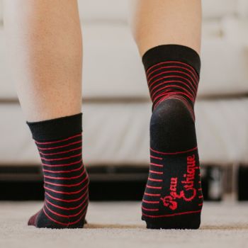 Chaussettes noires rayées rouge en coton bio