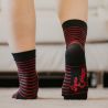 Chaussettes noires rayées rouge en coton bio