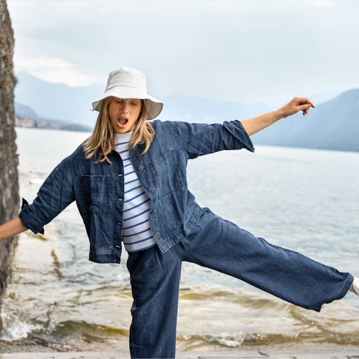 Veste Roxane en lin bio bleu marine