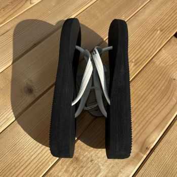 Tongs "HONOLULU" - Talons compensés - Semelle noire - Strap blanc