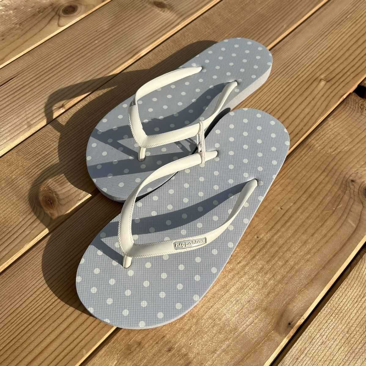 Tongs Largos femme gris clair à pois