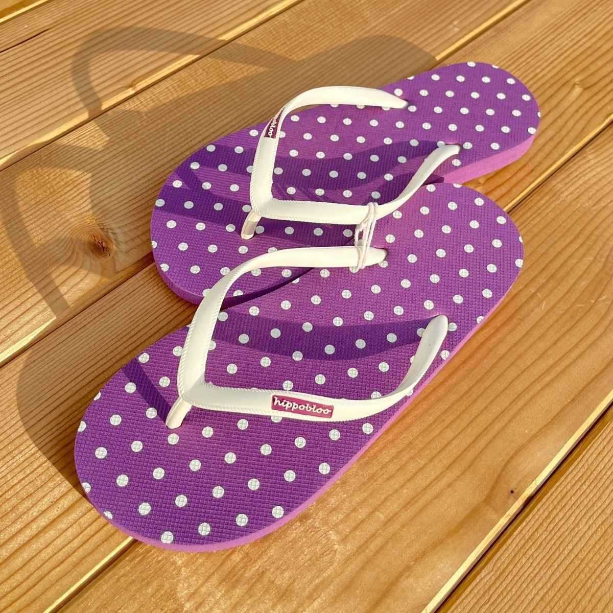 Tongs "SANTACRUZ" - Semelle violette, pois blancs - Strap blanc