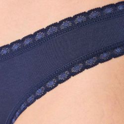 Culotte "CHLOE" coupe classique avec dentelle - 95% coton bio - GOTS