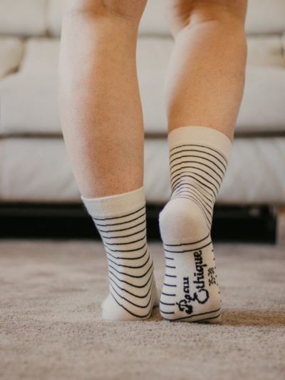 Chaussettes Hautes en 98 % de coton bio, motif rayé noir